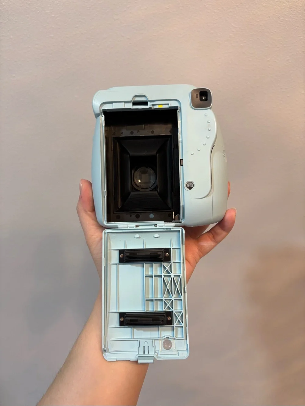 Instax mini 8 Instant Camera - for Parts / Not working !!!
